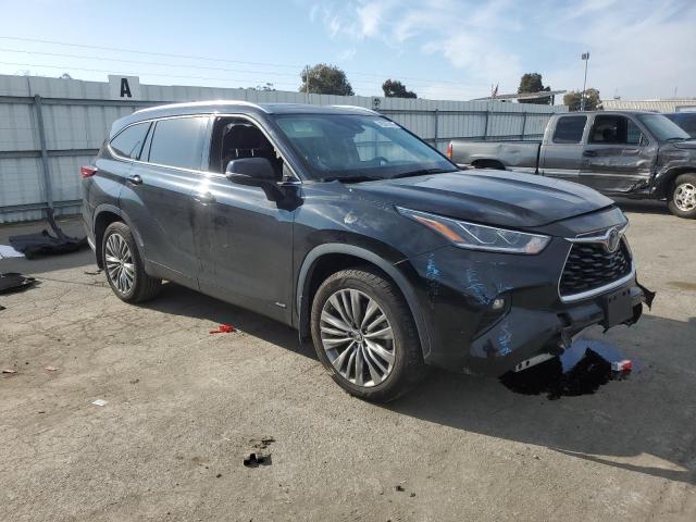 Photo 4 from auction – 2022 TOYOTA HIGHLANDER with VIN 5TDEBRCH2NS075728