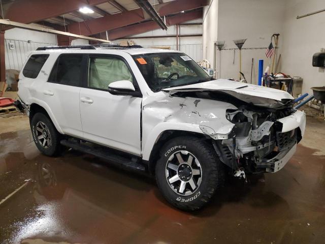 Photo 4 from auction – 2020 TOYOTA 4RUNNER SR with VIN JTEBU5JR2L5740904