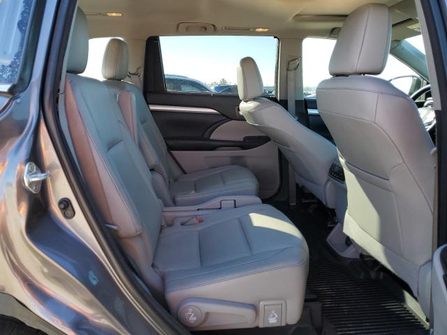 Photo 11 from auction – 2018 TOYOTA HIGHLANDER with VIN 5TDJZRFH4JS557939