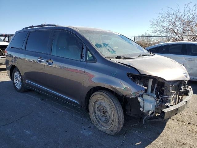 Photo 4 from auction – 2013 TOYOTA SIENNA XLE with VIN 5TDYK3DC3DS320810