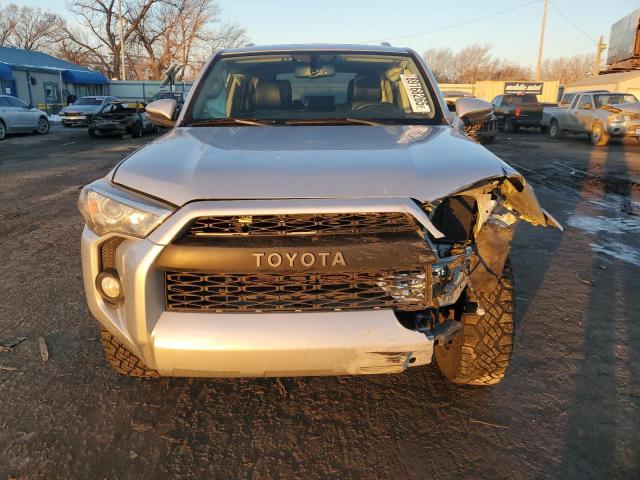 Photo 5 from auction – 2018 TOYOTA 4RUNNER SR with VIN JTEZU5JR1J5180904