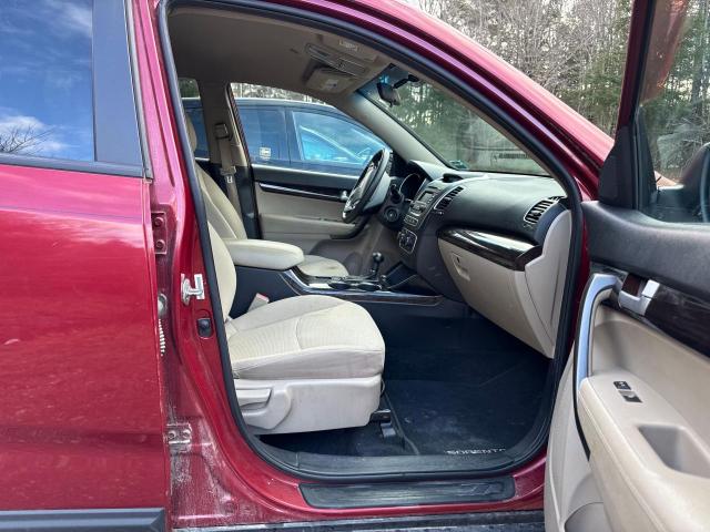 Photo 5 from auction – 2015 KIA SORENTO LX with VIN 5XYKTDA73FG575876