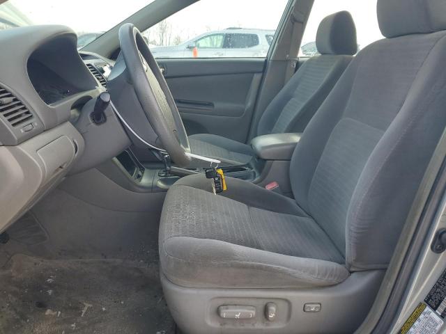 Photo 7 from auction – 2005 TOYOTA CAMRY LE with VIN 4T1BE32K55U585986