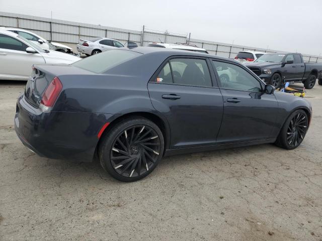 Photo 3 from auction – 2019 CHRYSLER 300 S with VIN 2C3CCABG0KH559796