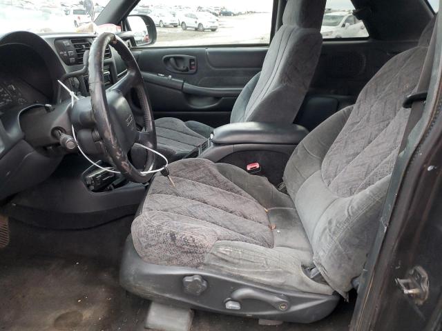 Photo 7 from auction – 2000 CHEVROLET BLAZER with VIN 1GNCT18W1YK151830