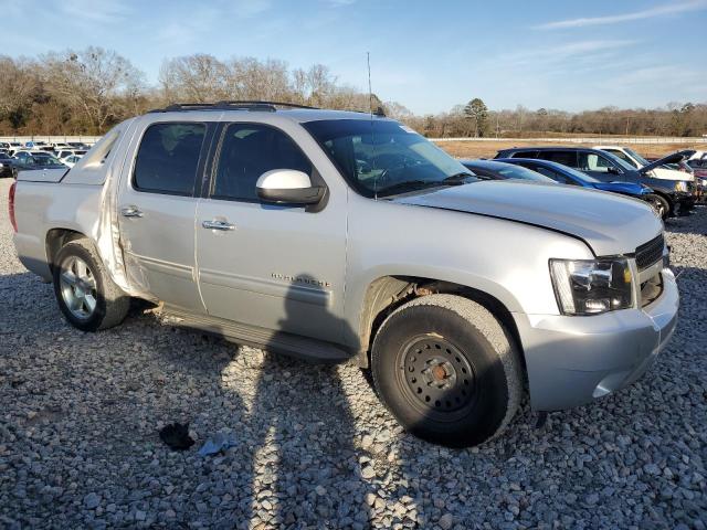 Photo 4 from auction – 2011 CHEVROLET AVALANCHE with VIN 3GNMCFE0XBG170375