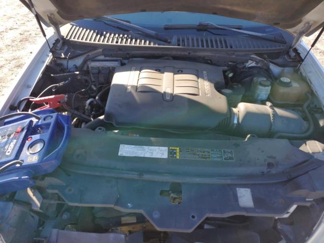 Photo 12 from auction – 2004 LINCOLN NAVIGATOR with VIN 5LMFU27R74LJ32765