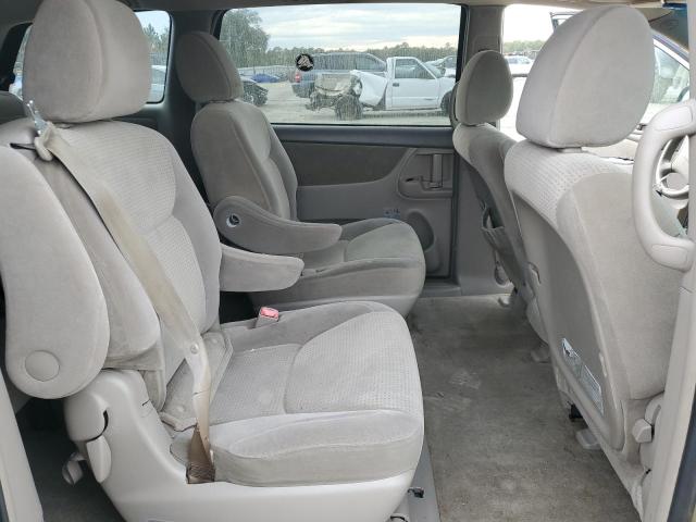 Photo 11 from auction – 2010 TOYOTA SIENNA CE with VIN 5TDKK4CC9AS309349