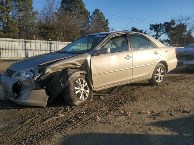 TOYOTA CAMRY LE 2004 with VIN 4T1BF30K54U581564 - Photo from auction