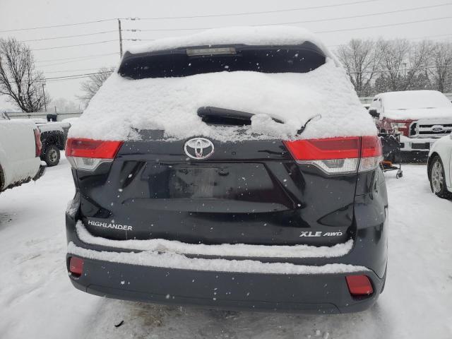 Photo 6 from auction – 2018 TOYOTA HIGHLANDER with VIN 5TDJZRFH1JS857261