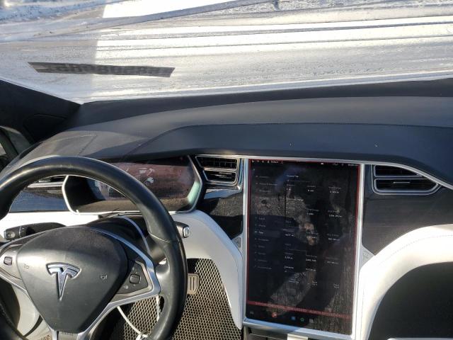 Photo 9 from auction – 2017 TESLA MODEL X with VIN 5YJXCAE27HF075426