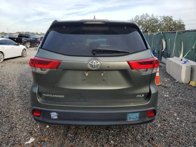 Photo 6 from auction – 2018 TOYOTA HIGHLANDER with VIN 5TDKZRFH6JS242550