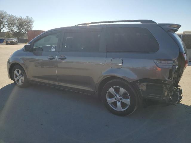 Photo 2 from auction – 2017 TOYOTA SIENNA LE with VIN 5TDKZ3DC0HS766565