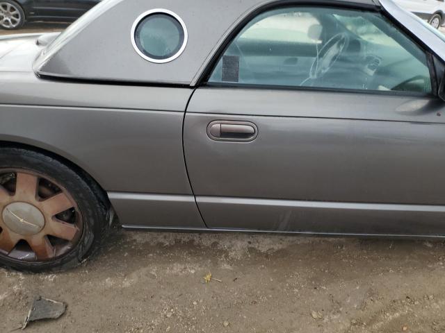 Photo 10 from auction – 2003 FORD THUNDERBIR with VIN 1FAHP60A43Y110846