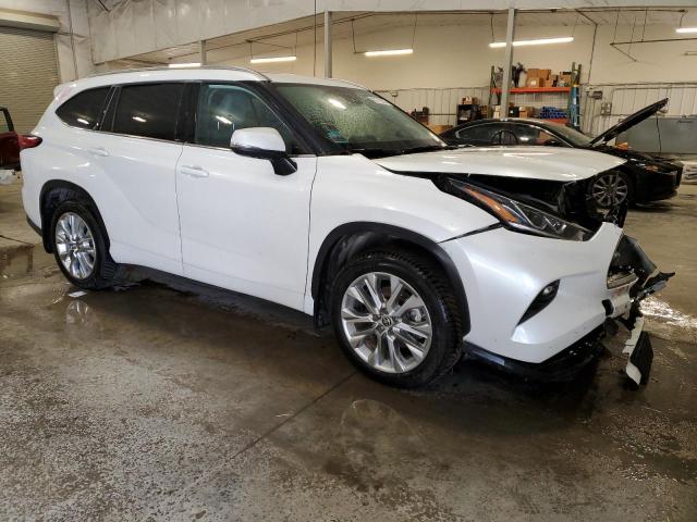 Photo 4 from auction – 2022 TOYOTA HIGHLANDER with VIN 5TDDZRBH0NS569644
