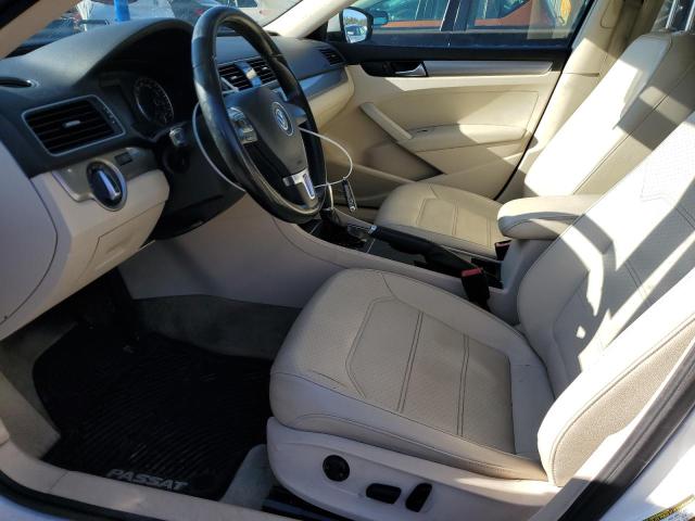 Photo 7 from auction – 2015 VOLKSWAGEN PASSAT S with VIN 1VWAT7A37FC094881
