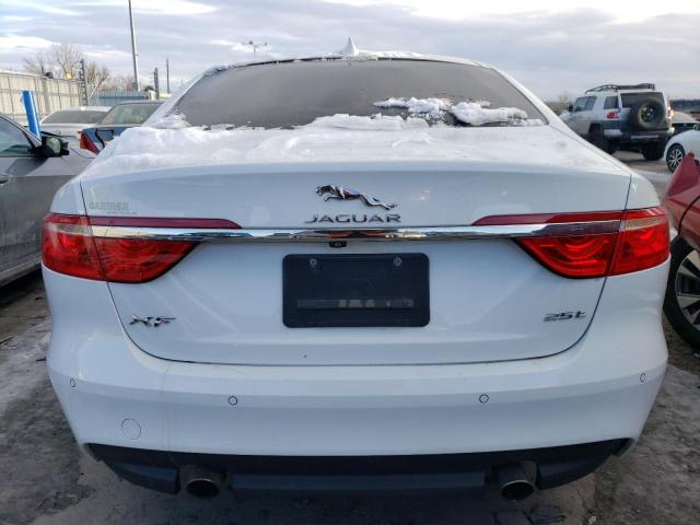 Photo 6 from auction – 2018 JAGUAR XF PREMIUM with VIN SAJBD4FX5JCY55397