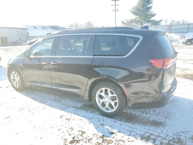 Photo 2 from auction – 2017 CHRYSLER PACIFICA T with VIN 2C4RC1BG3HR525537