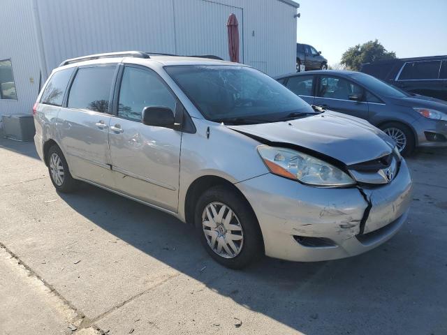 Photo 4 from auction – 2010 TOYOTA SIENNA CE with VIN 5TDKK4CC6AS323869