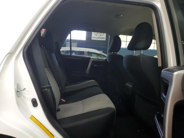 Photo 11 from auction – 2016 TOYOTA 4RUNNER SR with VIN JTEBU5JR1G5285940
