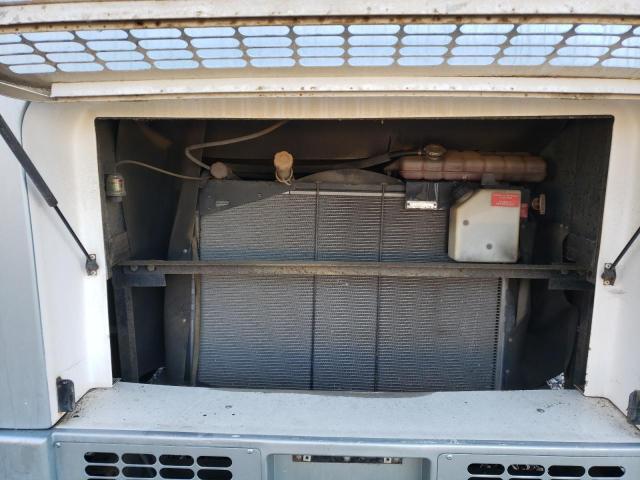 Photo 7 from auction – 2000 FREIGHTLINER CHASSIS X with VIN 4UZ6XFBA6YCG19953
