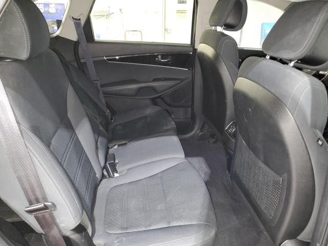Photo 11 from auction – 2016 KIA SORENTO LX with VIN 5XYPG4A34GG098089