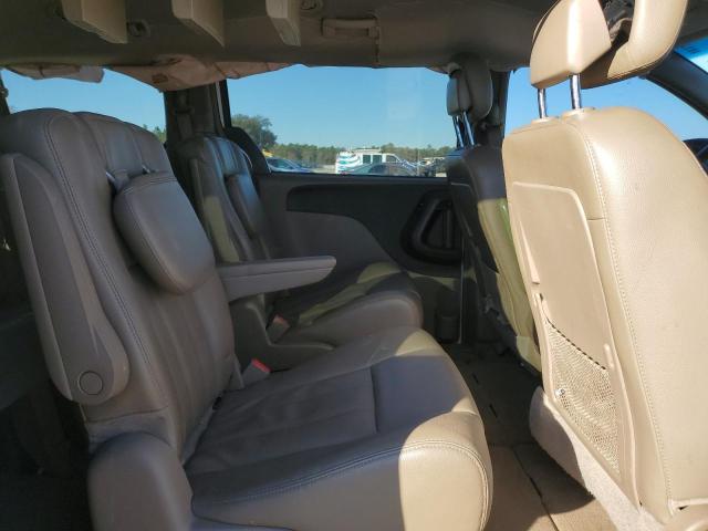 Photo 11 from auction – 2015 CHRYSLER TOWN & COU with VIN 2C4RC1BG3FR565159
