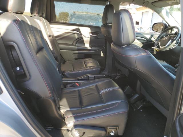 Photo 11 from auction – 2019 TOYOTA HIGHLANDER with VIN 5TDJZRFH4KS577917