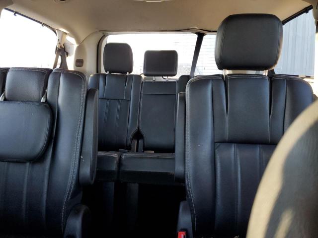 Photo 10 from auction – 2016 CHRYSLER TOWN & COU with VIN 2C4RC1BG3GR247527