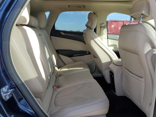 Photo 11 from auction – 2017 LINCOLN MKC RESERV with VIN 5LMCJ3C96HUL55399