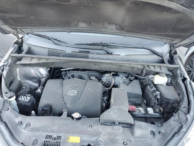 Photo 12 from auction – 2018 TOYOTA HIGHLANDER with VIN 5TDJZRFH7JS896999