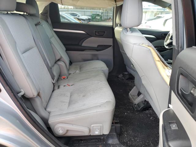 Photo 11 from auction – 2015 TOYOTA HIGHLANDER with VIN 5TDBKRFH4FS184451
