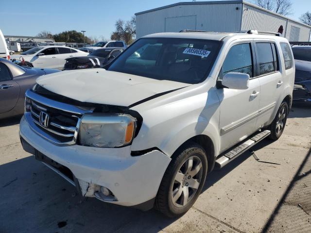 HONDA PILOT TOUR 2014 z numerem VIN 5FNYF3H94EB010030 - Zdjęcie z aukcji