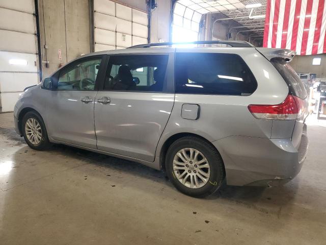 Photo 2 from auction – 2013 TOYOTA SIENNA XLE with VIN 5TDYK3DC5DS359205