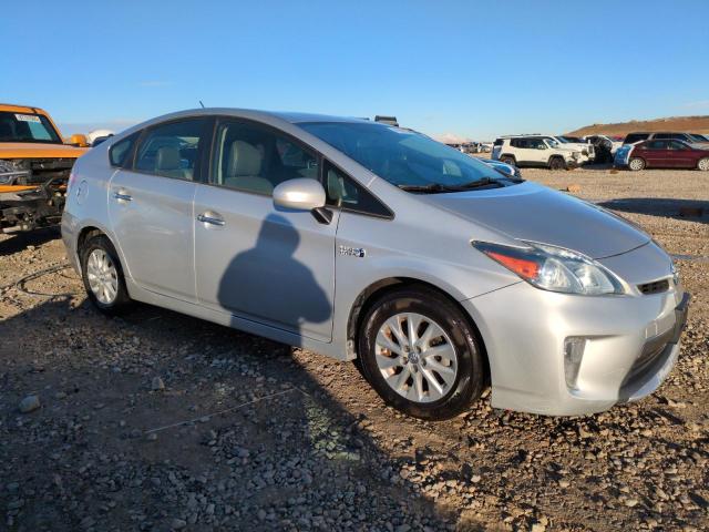 Photo 4 from auction – 2014 TOYOTA PRIUS PLUG with VIN JTDKN3DP4E3052854