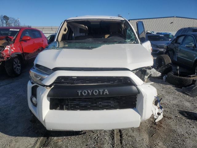 Photo 5 from auction – 2018 TOYOTA 4RUNNER SR with VIN JTEBU5JR7J5507159