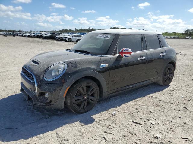 MINI COOPER S 2017 with VIN WMWXU3C32H2F49418 - Photo from auction