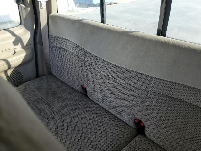 Photo 10 from auction – 2000 FORD F150 with VIN 1FTRX17L9YNC27436