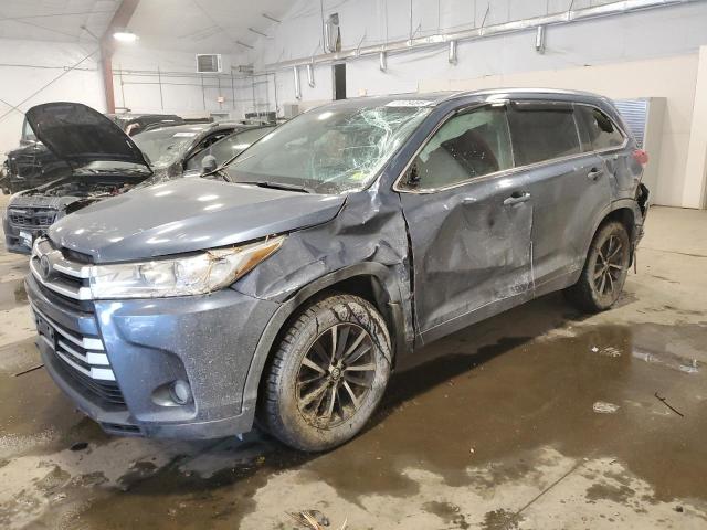 TOYOTA HIGHLANDER 2017 with VIN 5TDJZRFH2HS396758 - Photo from auction