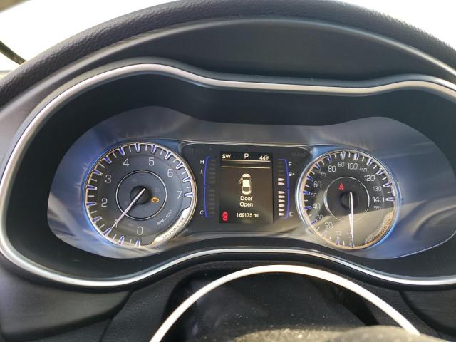Снимка 9 от търг – 2015 CHRYSLER 200 LIMITE с VIN 1C3CCCAB8FN600870