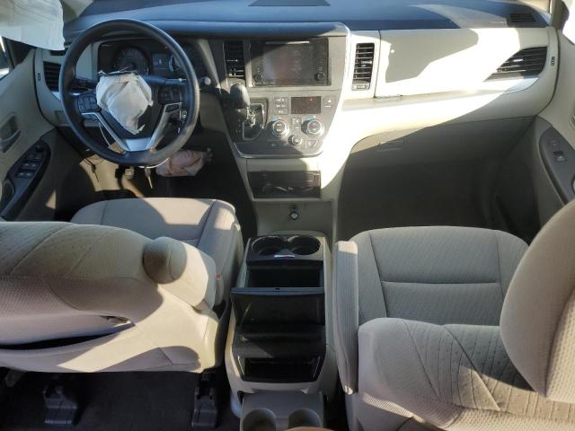 Photo 8 from auction – 2017 TOYOTA SIENNA LE with VIN 5TDKZ3DC2HS777891