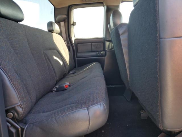 Photo 10 from auction – 2002 CHEVROLET SILVERADO with VIN 2GCEC19W521323722