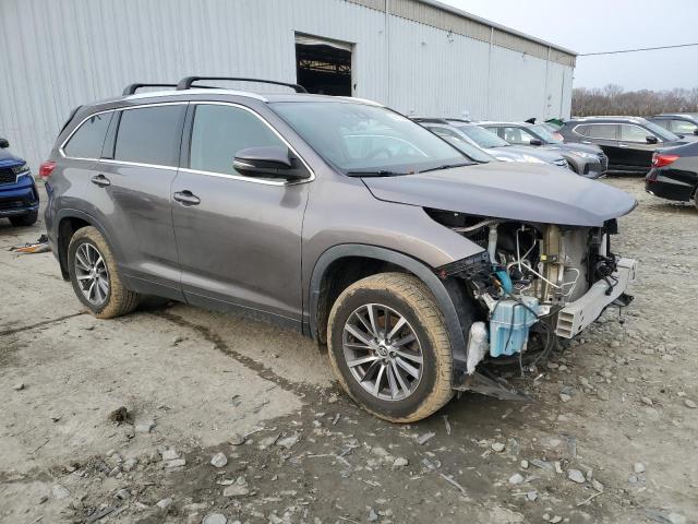 Photo 4 from auction – 2019 TOYOTA HIGHLANDER with VIN 5TDJZRFH6KS621092
