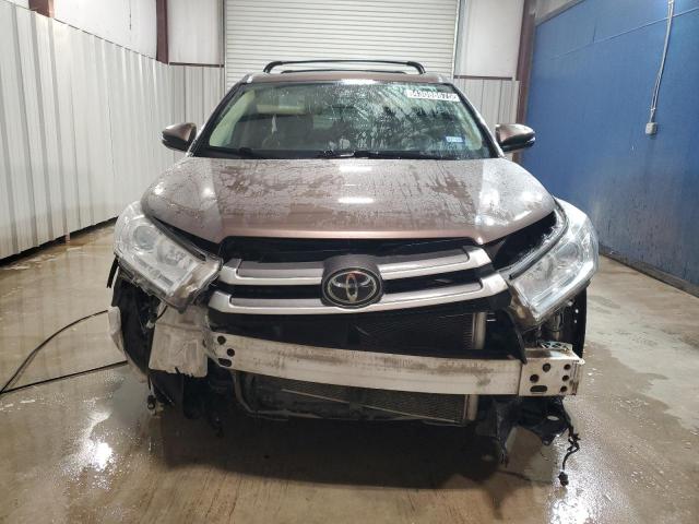 Photo 5 from auction – 2019 TOYOTA HIGHLANDER with VIN 5TDKZRFH4KS311592