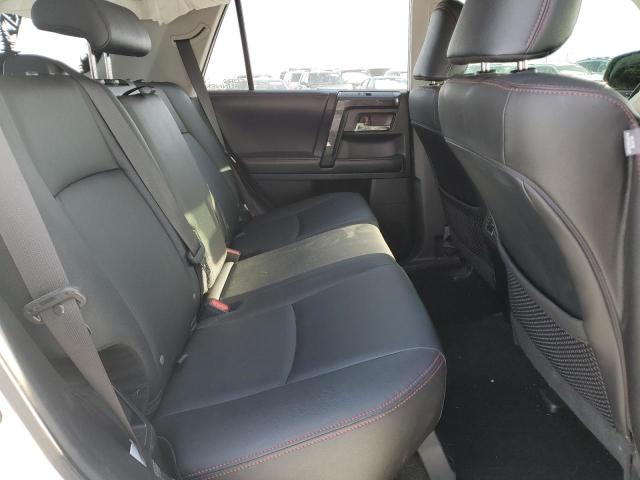 Photo 11 from auction – 2019 TOYOTA 4RUNNER SR with VIN JTEBU5JRXK5725050