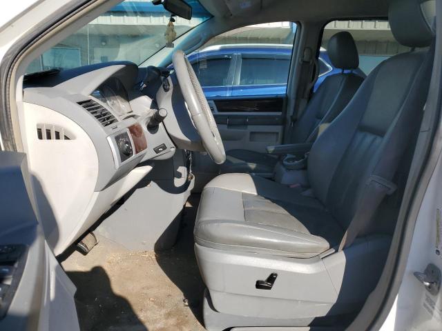Photo 7 from auction – 2010 CHRYSLER TOWN & COU with VIN 2A4RR5D12AR217662