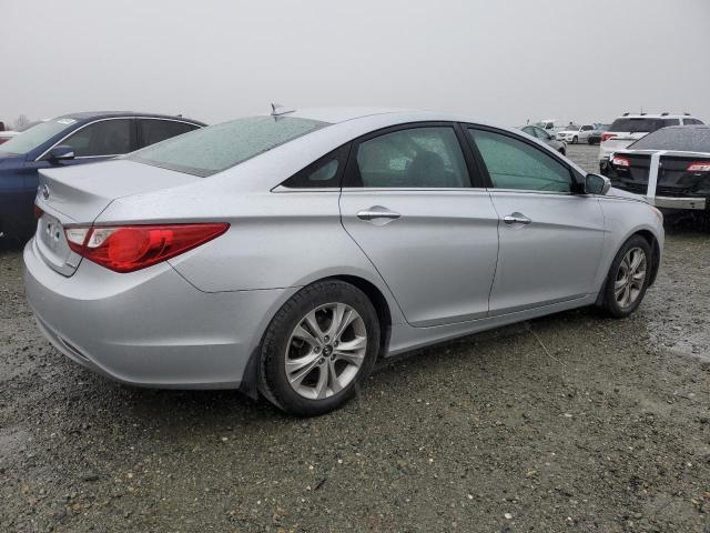 Photo 3 from auction – 2013 HYUNDAI SONATA SE with VIN 5NPEC4AC1DH673885