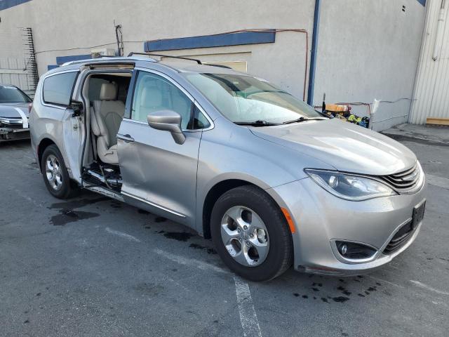 Photo 4 from auction – 2019 CHRYSLER PACIFICA H with VIN 2C4RC1L70KR590352