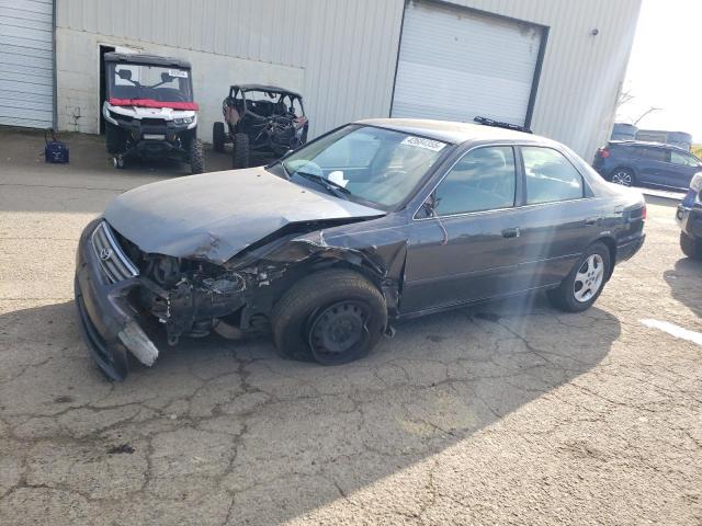 TOYOTA CAMRY CE 2000 with VIN 4T1BG22K4YU940493 - Photo from auction
