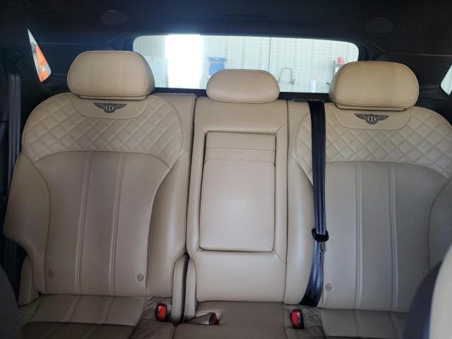 Photo 10 from auction – 2017 BENTLEY BENTAYGA with VIN SJAAC2ZV1HC014040